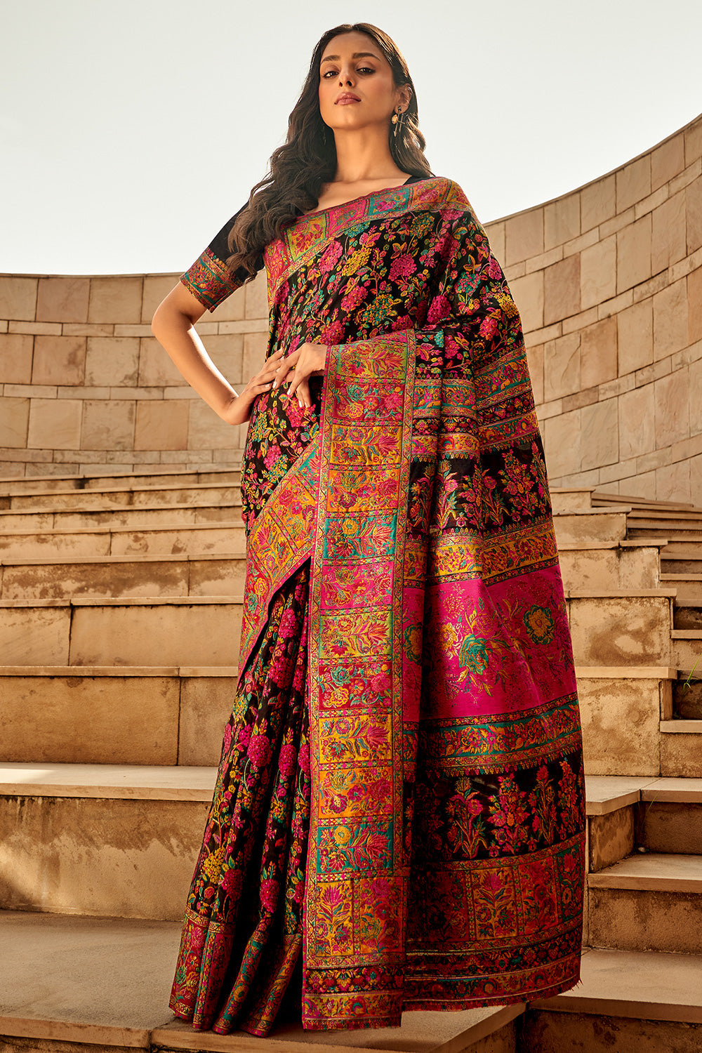 Kashmiri Handloom Woven Design Banarasi Saree - Image 9