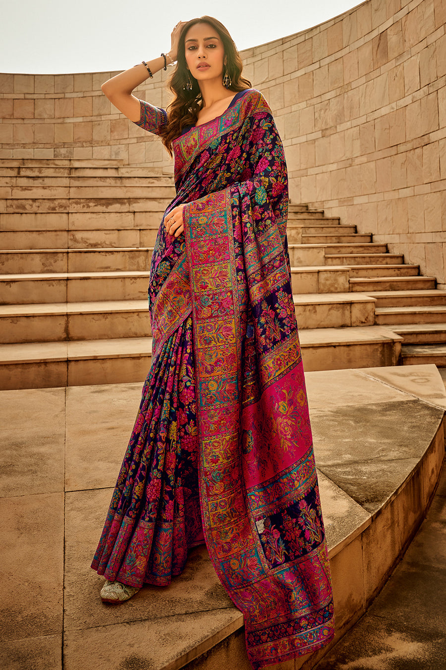 Kashmiri Handloom Woven Design Banarasi Saree - Image 12